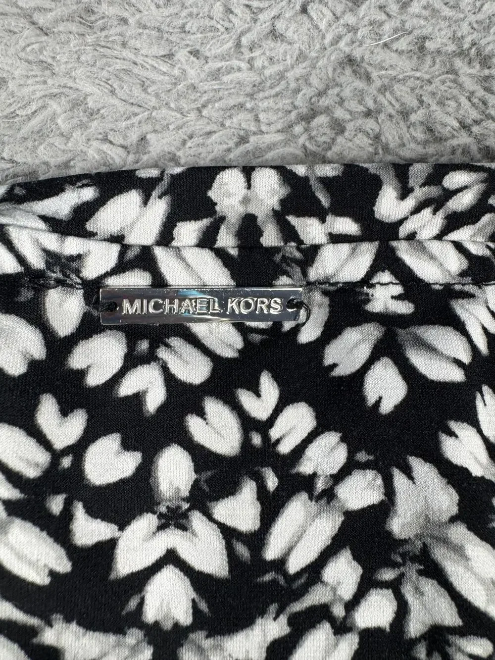 Michael Kors Tank Top Womens Small Black Floral Knit Sleeveless Pullover Casual